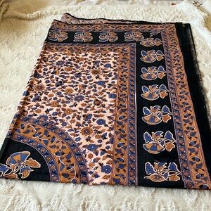 Never Used Rectangulaire 100% Cotton Flora Table  Cloth 55 X71 Inches